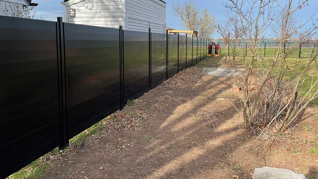 Aluminum-Fencing-Installed-in bradford