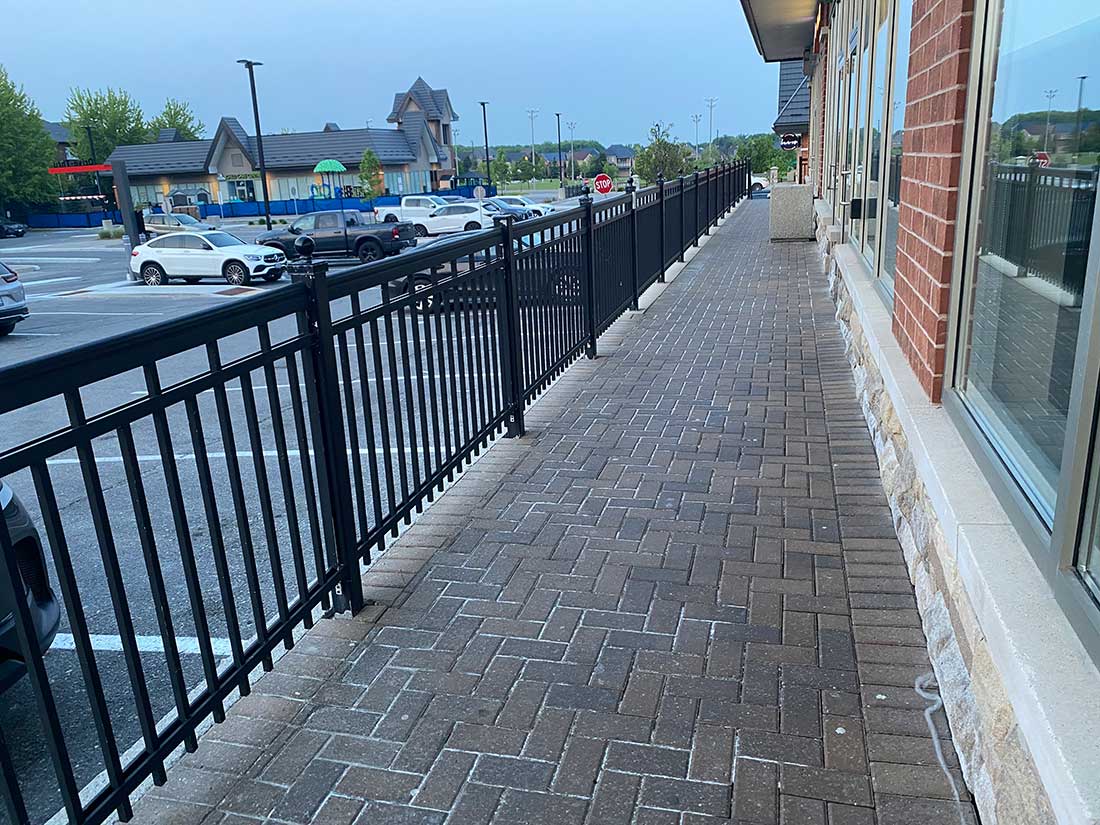 Aluminum Railings With Double Bars