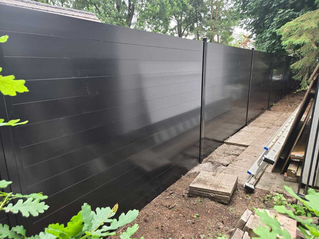 Barrie Fence-Aluminum Fence-Composite Fence-Aluminum Picket Fence-Vinyl Fence-Chain Link Fence Temporary Fence-Fence Gates-Aluminum Privacy Screens-Aluminum Gates-Semi Privacy Fence-Alu Vinyl Fence