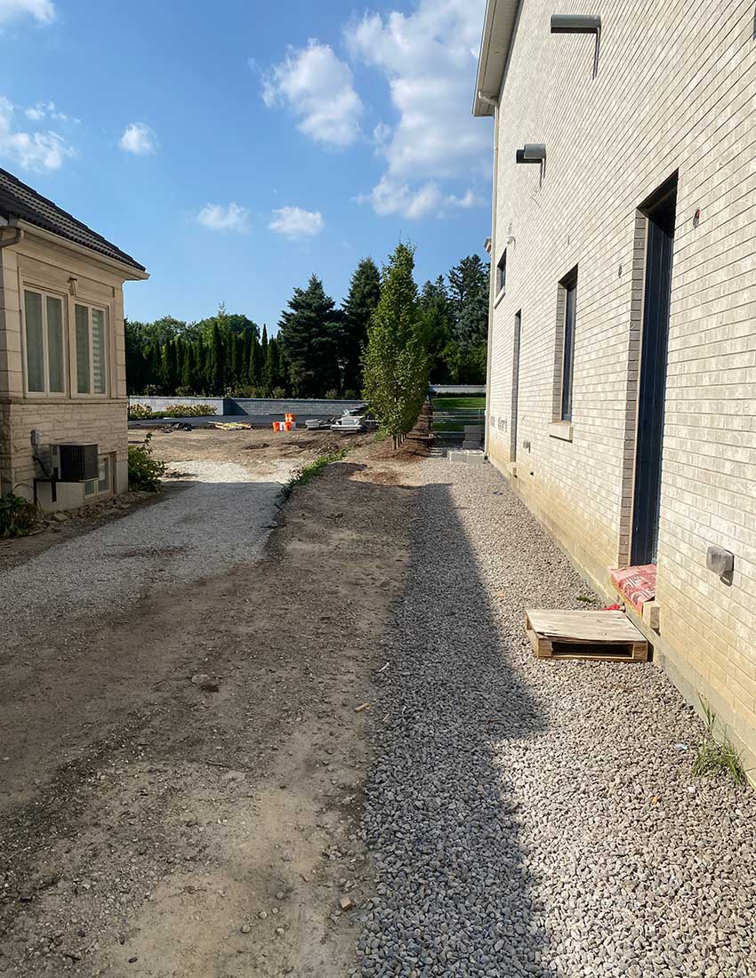 Barrie Fence-Aluminum Fence-Composite Fence-Aluminum Picket Fence-Vinyl Fence-Chain Link Fence-Temporary Fence-Fence Gates-Aluminum-Privacy Screens-Aluminum Gates-Semi Privacy Fence-Alu Vinyl Fence