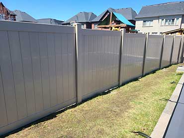 Barrie fence-Vinyl Fence Panels-PVC Fence Panels-Plastic Fence Panels installed in Oakville
